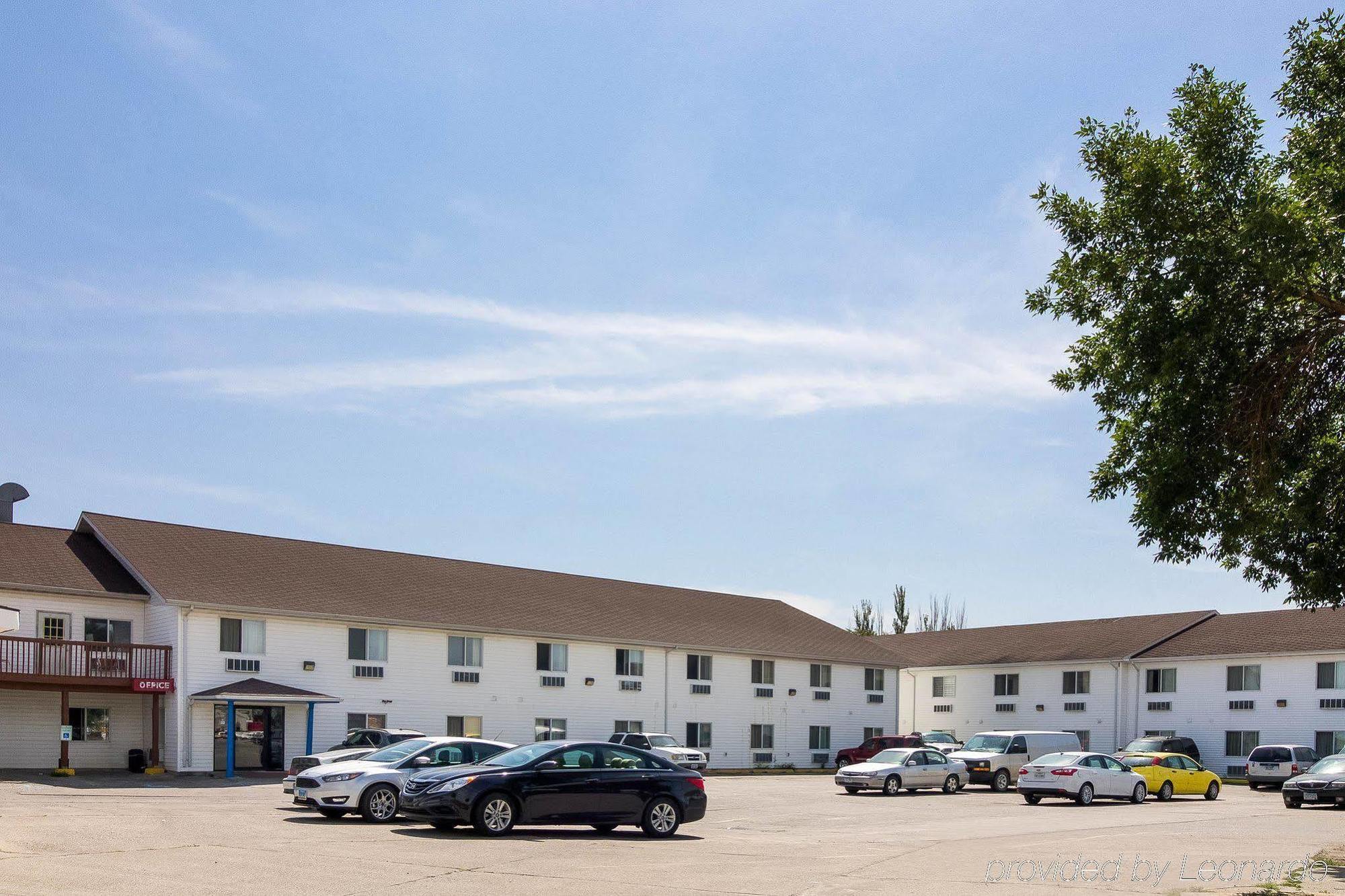 Rodeway Inn West Fargo Exterior foto